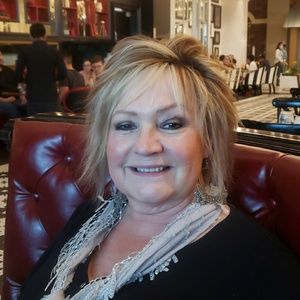 Meet your Posher, Gayle